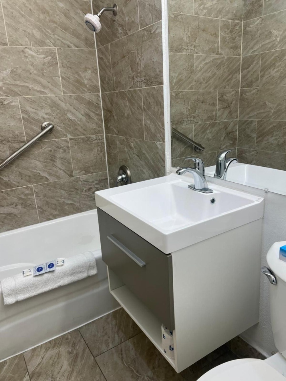 University Inn Main image